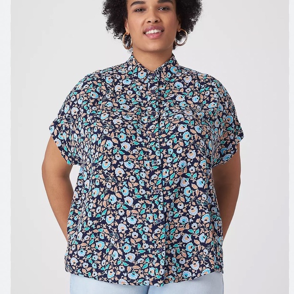 Lane Bryant Relaxed Short Sleeve Button Up Top Floral - Picture 1 of 7